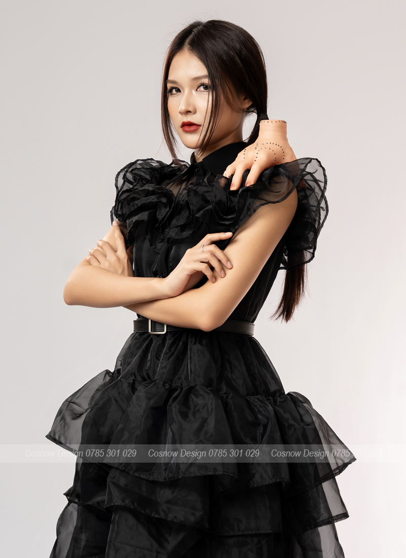 trang phục wednesday 5